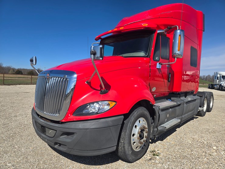 2014-international-prostar-image-2