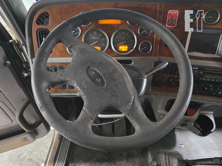 2008-peterbilt-388-image-10