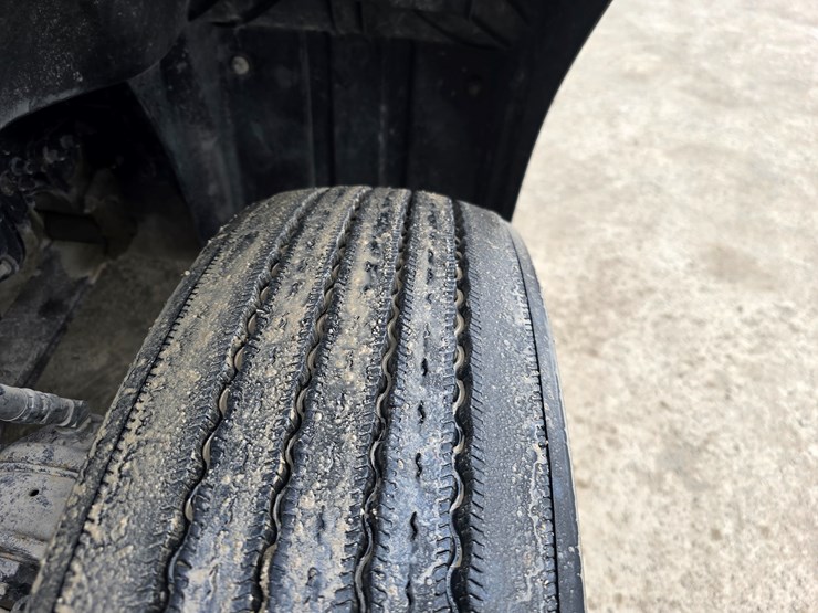 #22593-•-2016-mack-cxu613-pinnacle-sleeper-truck-image-17