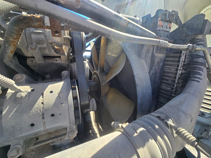 2006-freightliner-columbia-120-image-43