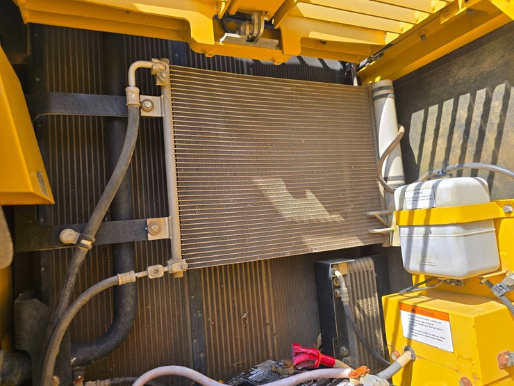 2013-komatsu-pc160-lc-image-66