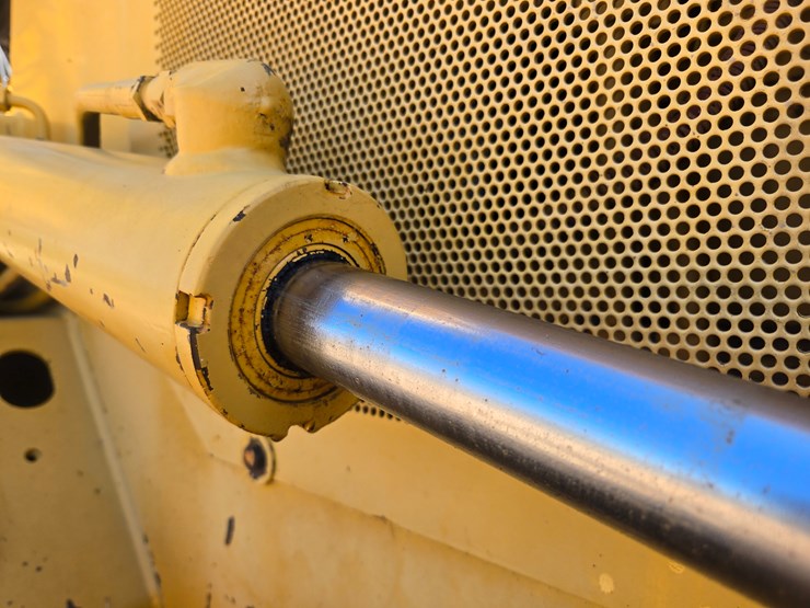 1998-deere-650g-image-82