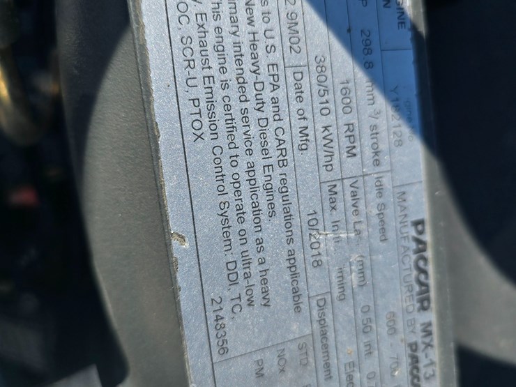 2019-peterbilt-567-image-48