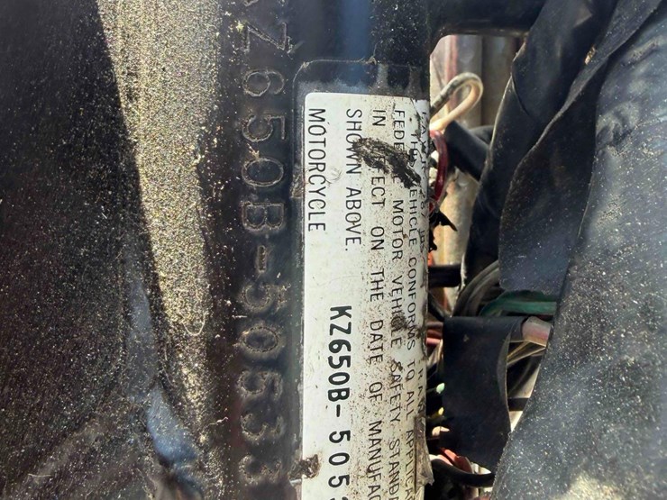 kawasaki-kz650-motorcycle-image-13