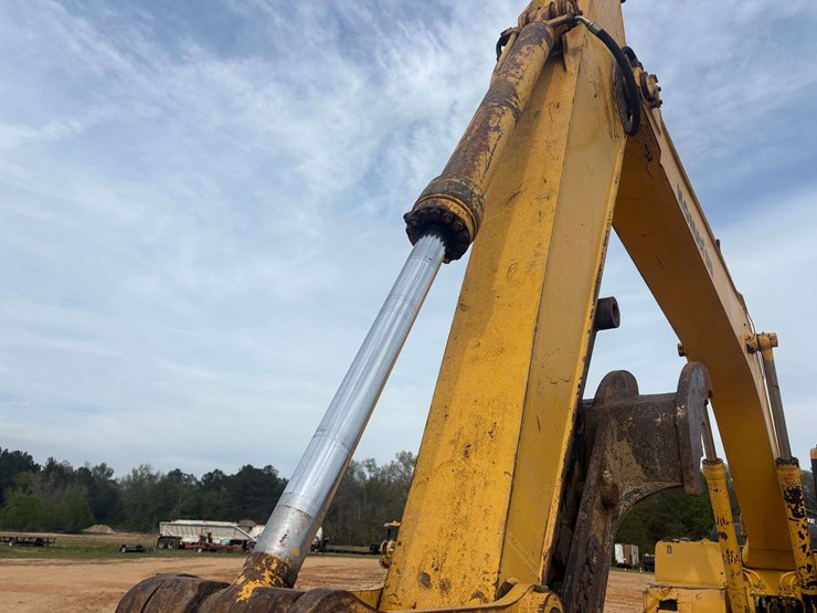 komatsu-pc200-image-15