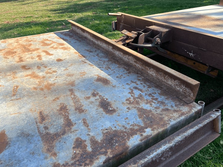 set-of-3-flat-cars-image-35