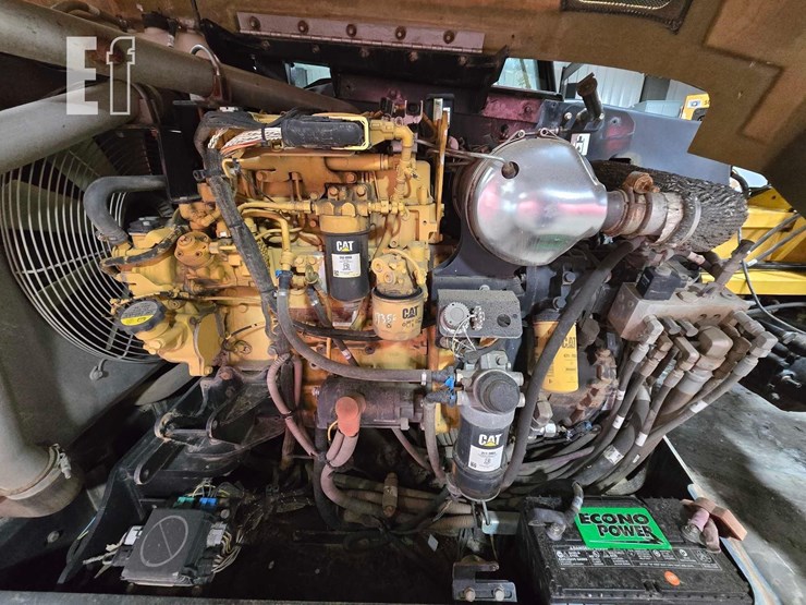 2013-caterpillar-tl943c-image-26