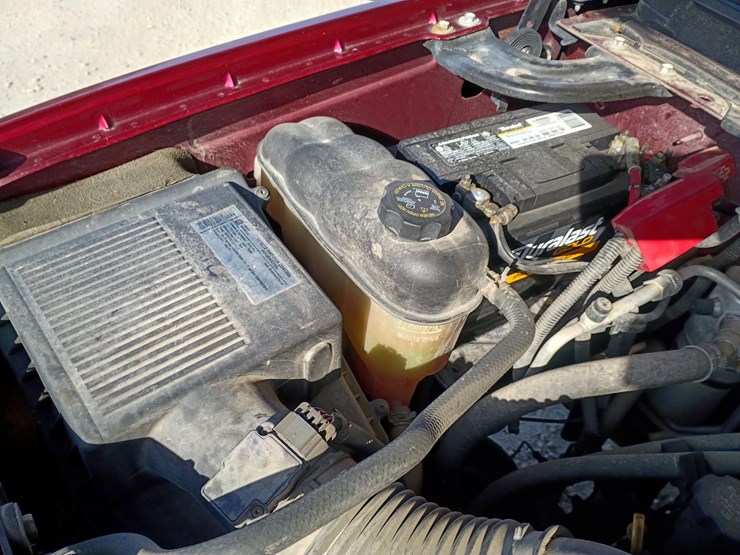 2010-chevrolet-tahoe-image-21