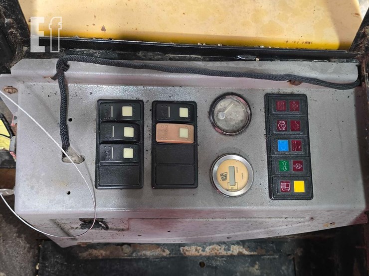 2008-jcb-930-image-16