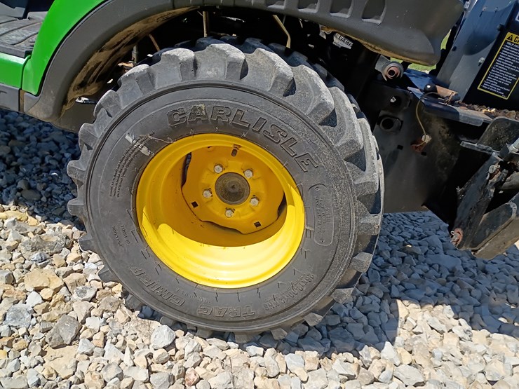 2013-john-deere-1025r-image-80
