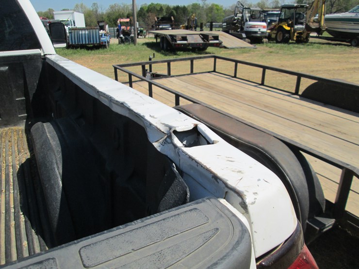 2004-chevrolet-2500hd-image-10