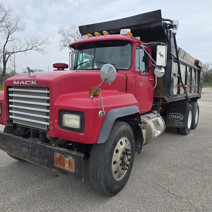 2003 MACK RD688S