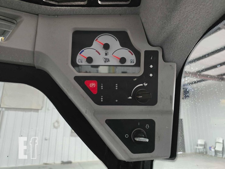 2021-jcb-3ts-8t-image-18