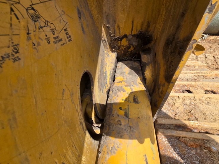 2005-caterpillar-953c-image-91