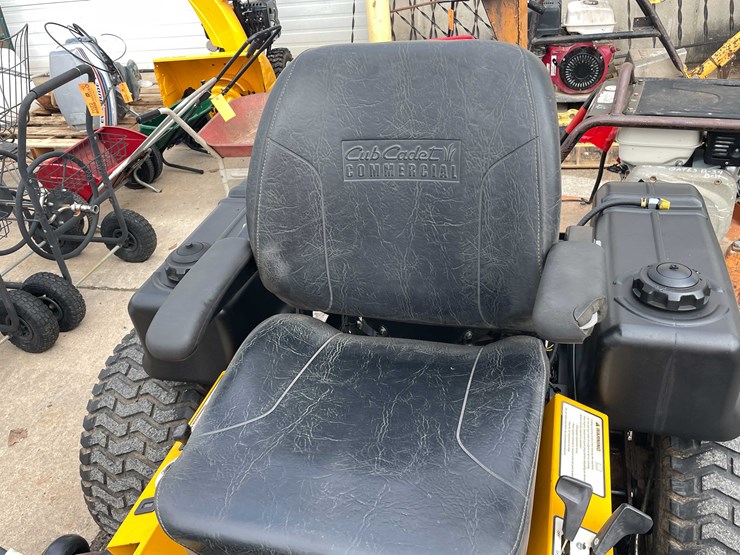 cub-cadet-tank-m72-image-8