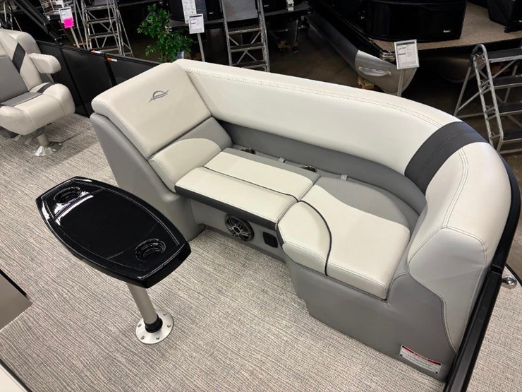 2025-g3-suncatcher-select-20rc-pontoon-image-13