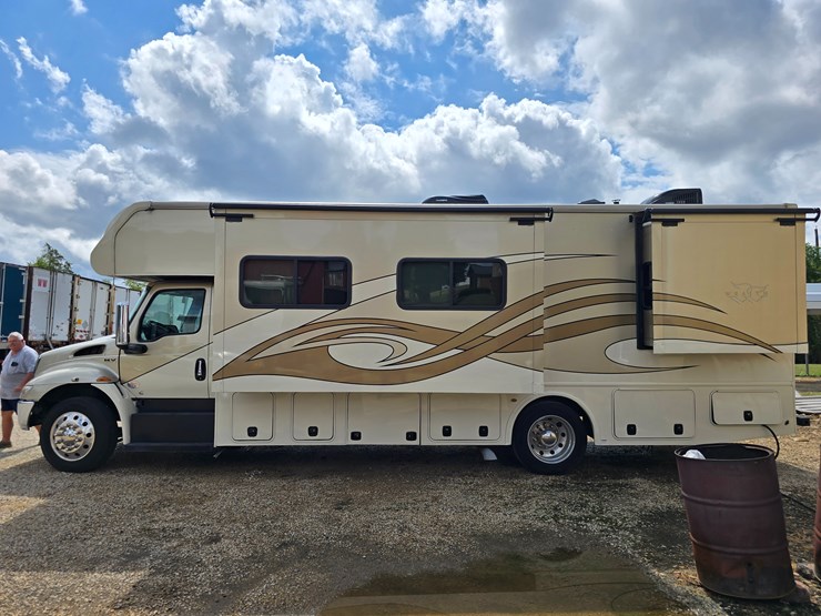 2021-international-mv607-image-9