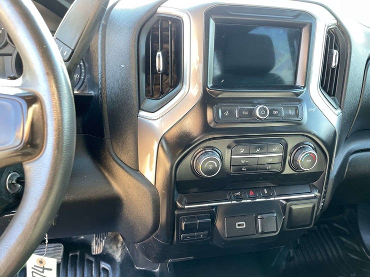 2019-chevrolet-silverado-1500-image-13