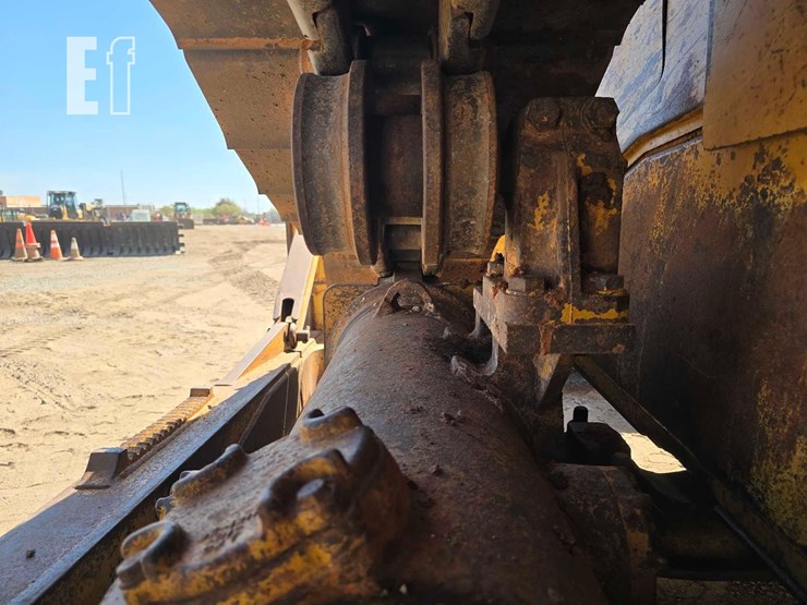 2006-caterpillar-d6r-iii-image-31