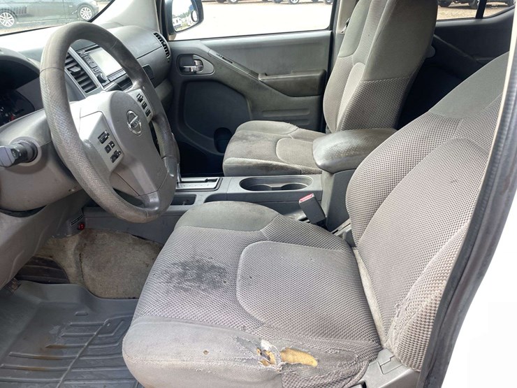 2016-nissan-frontier-image-10