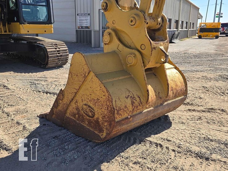 2019-caterpillar-325flcr-image-13