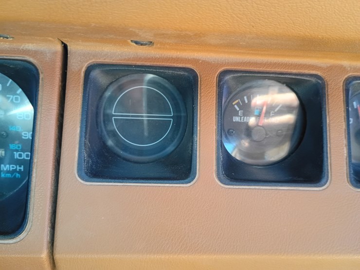 1993-jeep-wrangler-image-45