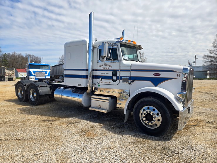 1996-peterbilt-377-image-27