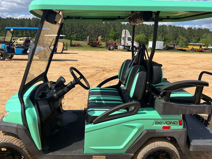 2023-bintelli-48-volt-electric-4-seater-golf-cart-w/-on-board-charger-(3.1-miles-showing)-image-9