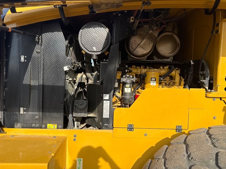 2021-caterpillar-926m-image-23