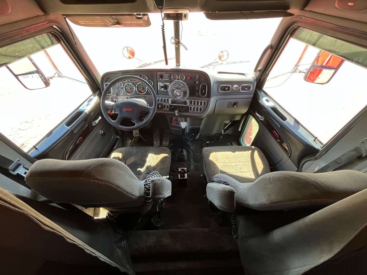 2012-peterbilt-386-image-19
