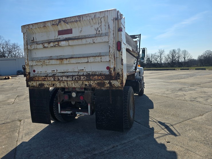 #22520-•-2002-gmc-c7500-dump-truck-image-11