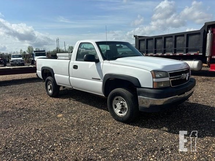 2006-chevrolet-2500-image-3