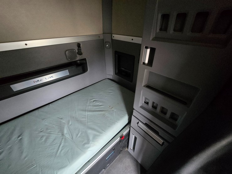 #22592-•-2019-mack-anthem-sleeper-truck-image-59