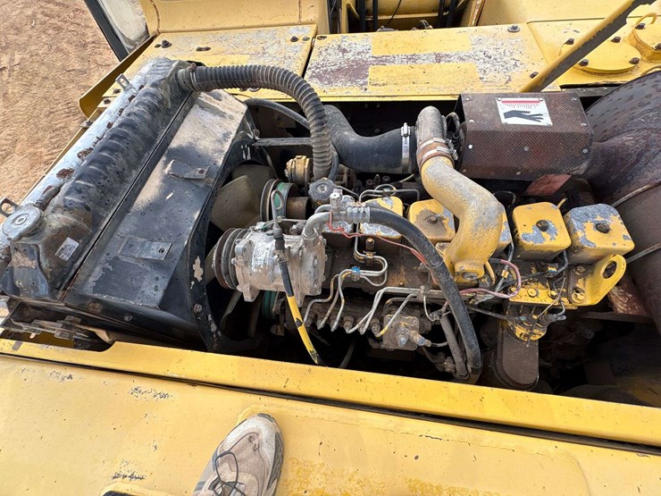 komatsu-pc200-image-24