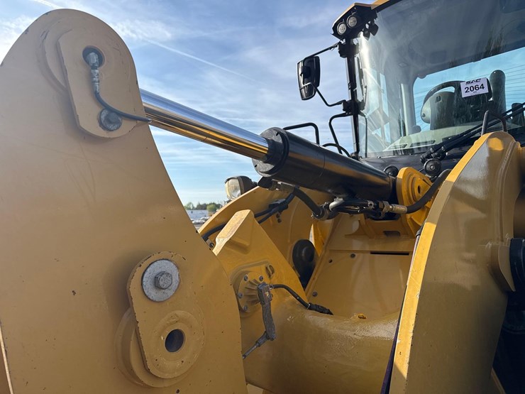 2021-caterpillar-926m-image-11