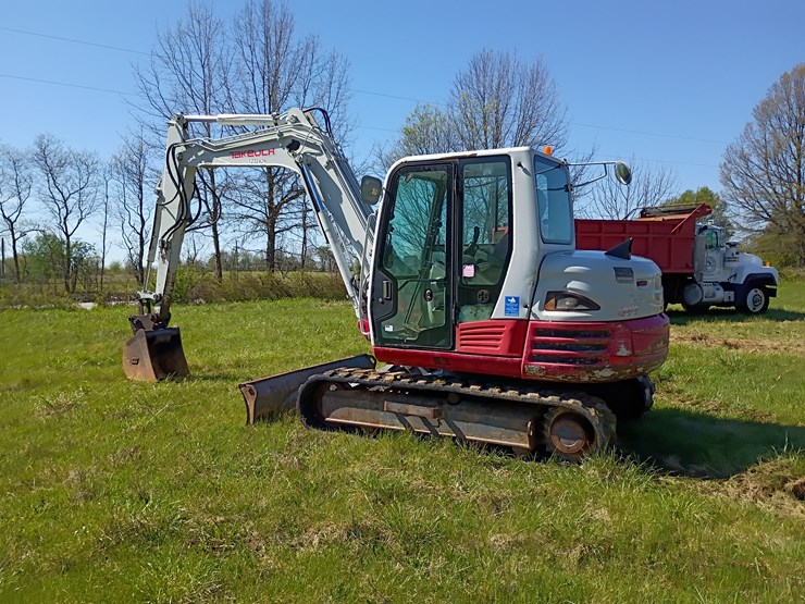 2011-takeuchi-tb285-image-4