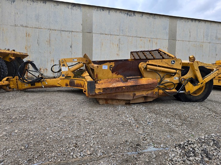 2006-deere-1812c-image-4