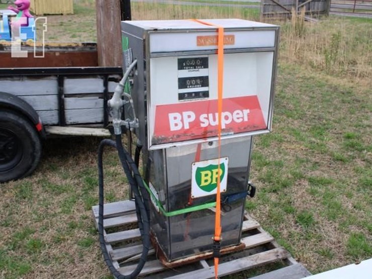 #1113-vintage-universal-gas-pump-model-sin2-poor-c-image-1