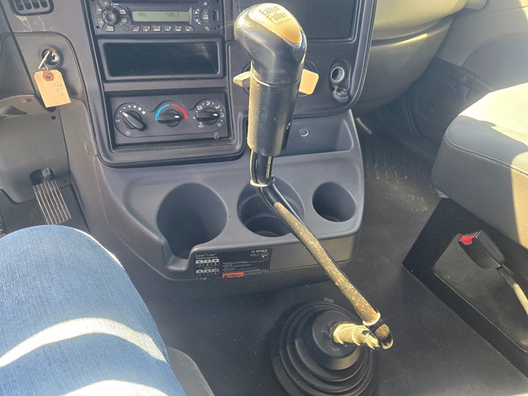 2014-international-prostar-image-60