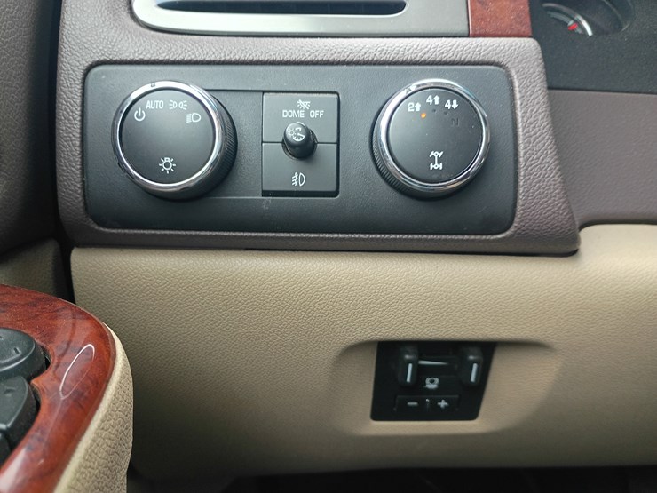 2013-chevrolet-2500-image-58