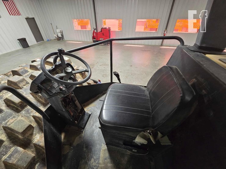 2009-dynapac-ca250pd-image-13