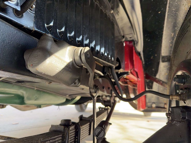 1937-international-d2-panel-truck-image-78