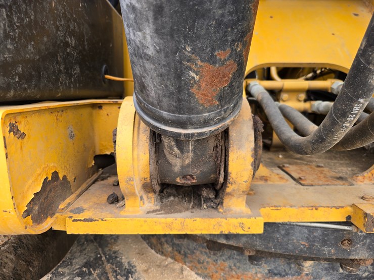 2013-caterpillar-324el-image-57