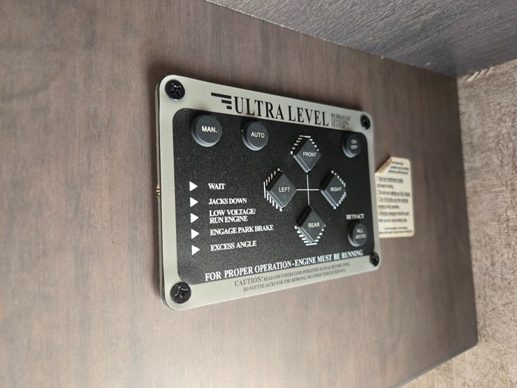 2020-ford-f550-image-63