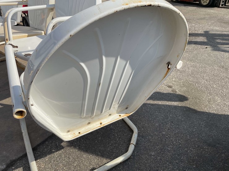 #7024-•-(4)-vintage-metal-patio-chairs-(o4)-image-7