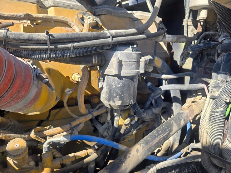 2005-peterbilt-379-image-37