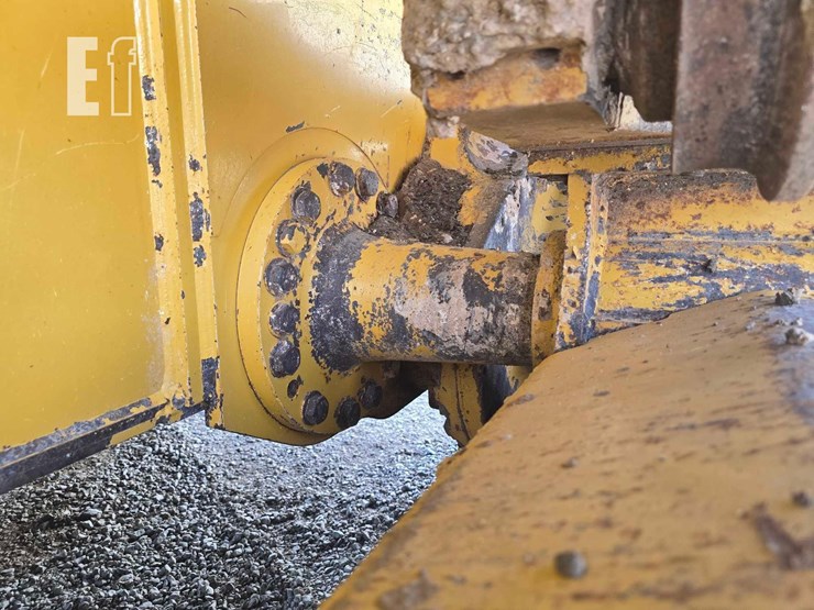 2016-deere-700k-lgp-image-22