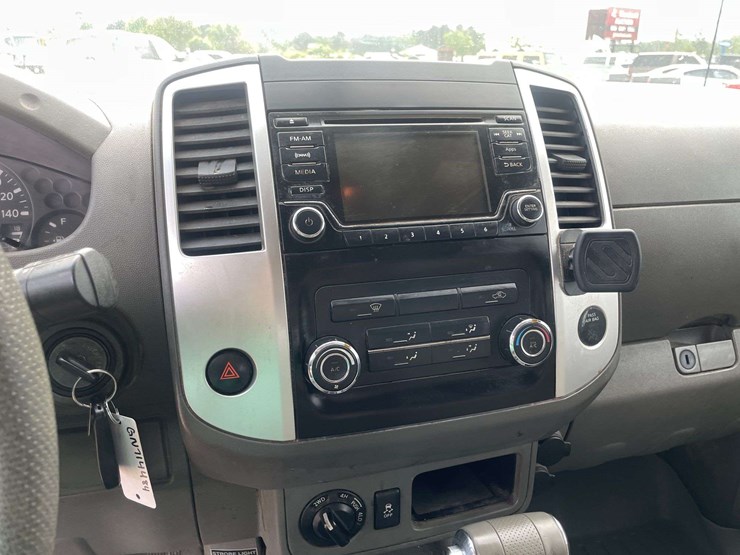 2016-nissan-frontier-image-13