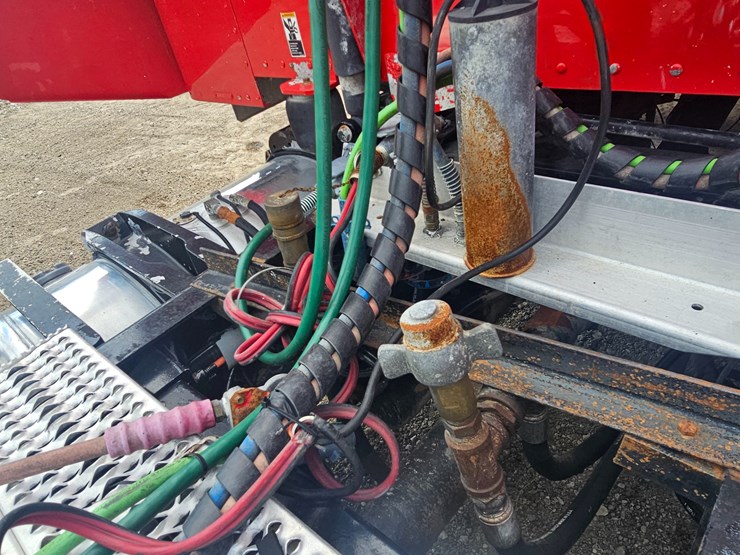 2012-peterbilt-384-image-107