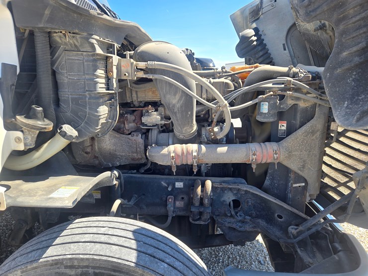 2014-freightliner-cascadia-125-image-44